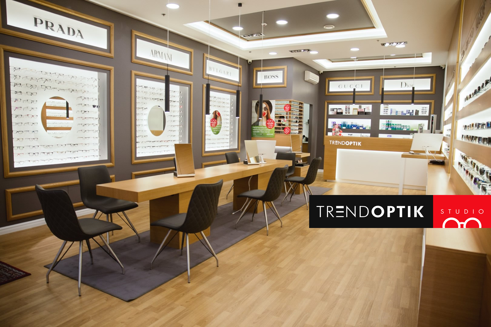 Két ikon. Egy akció.