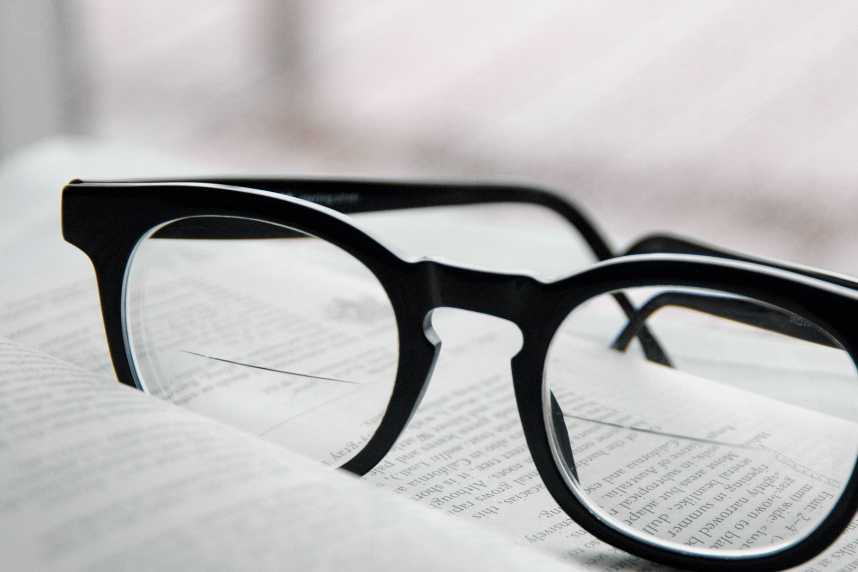 Bifokális szemüveg - Essilor lencse, kerettel és érintésmentes látásvizsgálattal